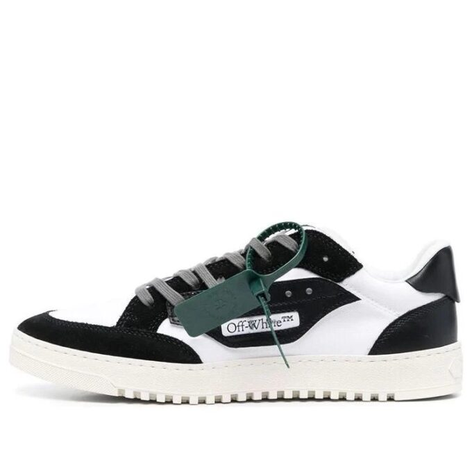 5.0 Panelled Low-Top Sneakers «Black White»