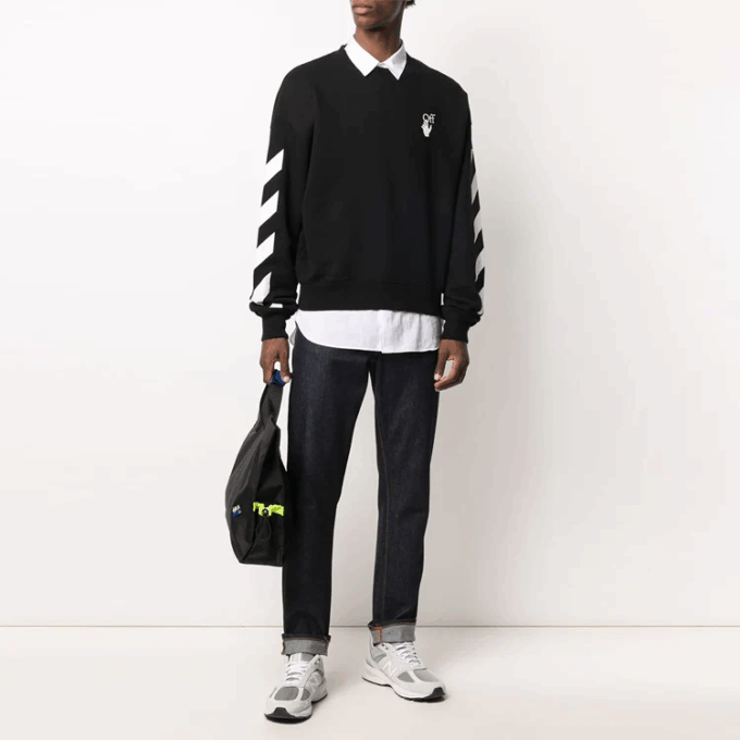 Arrows Back Logo Pullover Svart