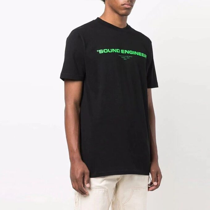 FW21 Alfabet-trykkmønster, kort ermet, standardversjon, svart