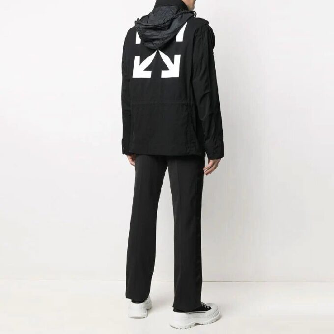 FW21 Arrows Logo Cargo Pocket ensfarget langermet jakke vanlig versjon svart