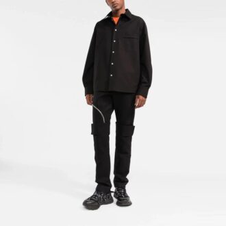 FW21 Langermet skjorte med brystlomme, løs passform, svart