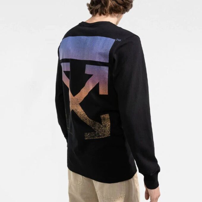 FW21 Logo med pilemønster, rund hals og lange ermer, svart