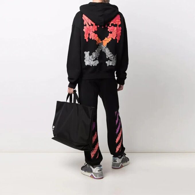 FW21 Melting Arrow Logo Print Sports Men’s Black