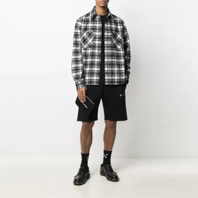 FW21 Skotskrutet skjorte med stort pilmønster, lange ermer, svart
