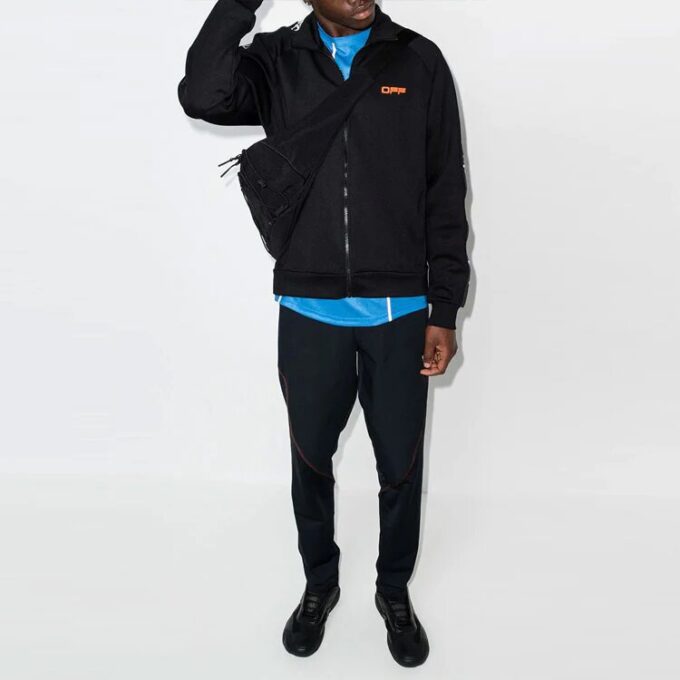 FW21 sportsjakke med glidelås og lange ermer, slim fit-versjon, svart