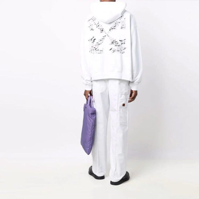 FW21-versjon med dobbeltlags ermer, hvit