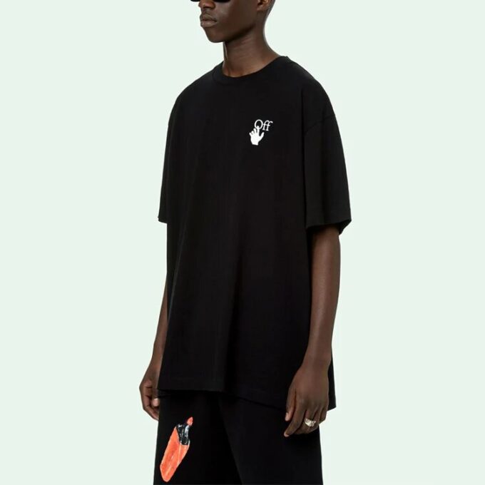 Komfortabel, løs passform, rund hals, korte ermer, unisex, svart