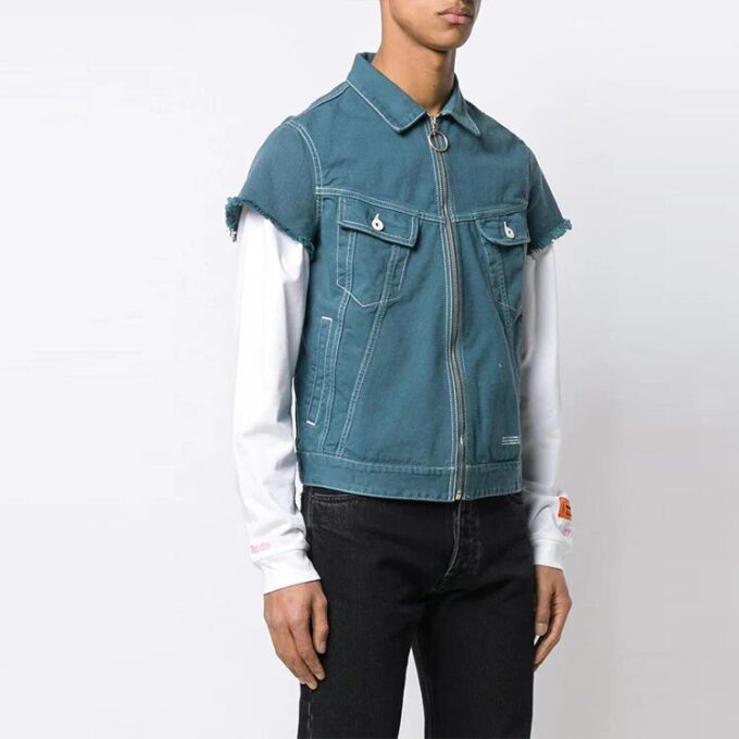 Kortærmet denimshort med glidelås, løs passform, blå
