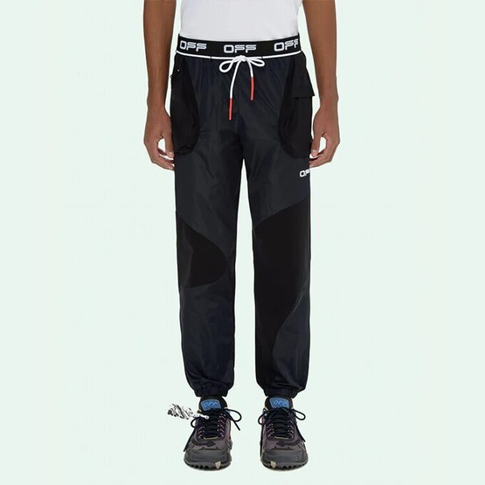 Lang sportsbuks med logo-pil-trykk og snøring, slim fit-versjon, svart