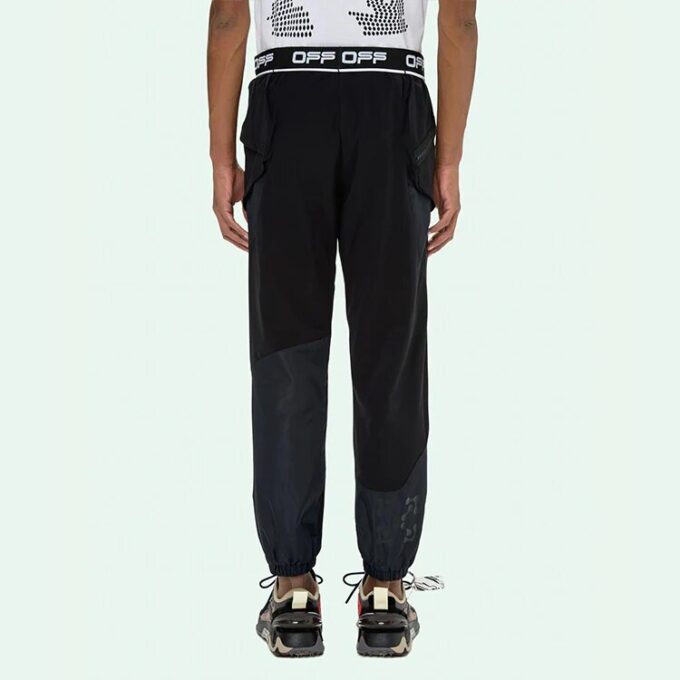 Lang sportsbuks med logo-pil-trykk og snøring, slim fit-versjon, svart