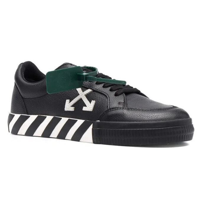 Lav Vulcanized Canvas Sneaker «Black White Red»