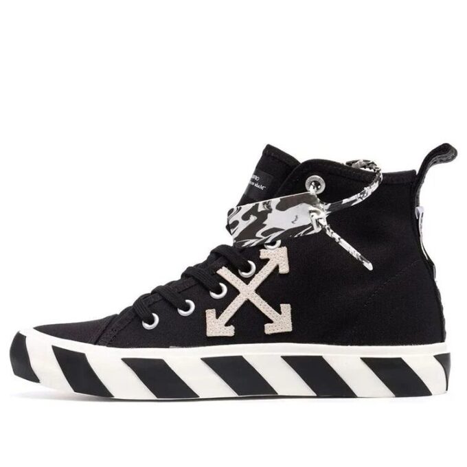 Mid-Top Vulcanized canvas Sneaker «Black White»