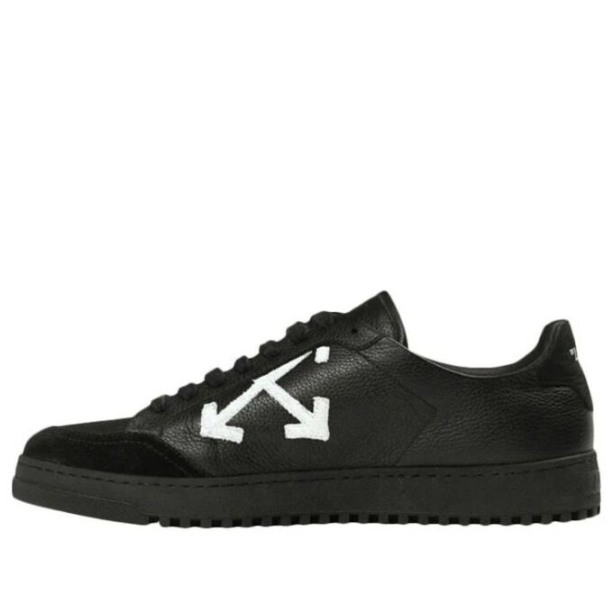 OFF- Carryover lavt skinnsneakers &laquo;Svart&raquo;