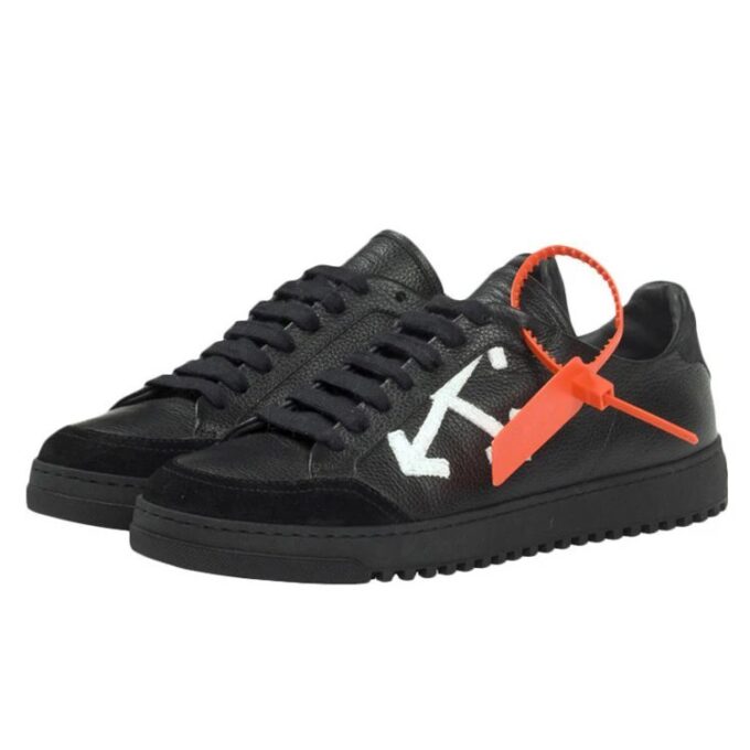 OFF- Carryover lavt skinnsneakers &laquo;Svart&raquo;