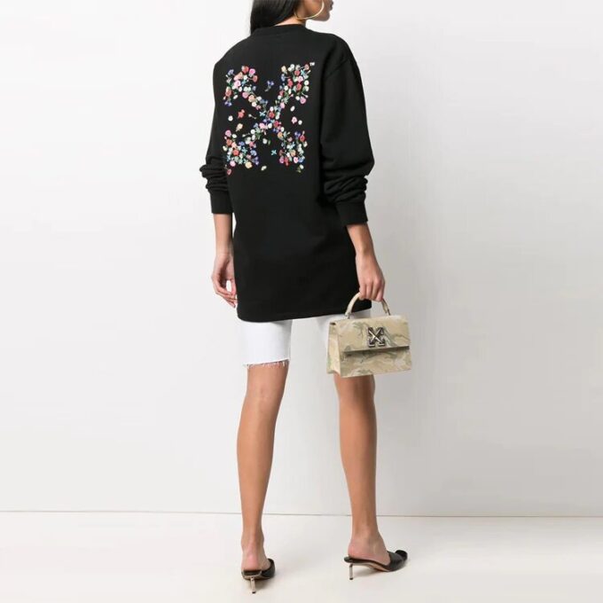 Off-White Arrow broderte blomster sportslig lang løs passform svart hettegenser