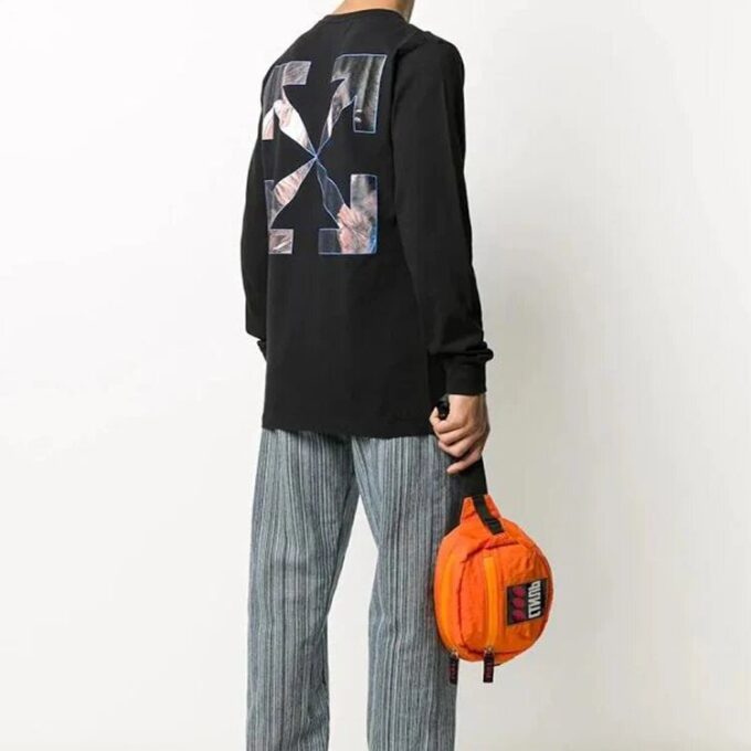 Off-White Herre c/o Virgil Caravaggio-trykk Rundhalset Langermet Svart T-skjorte