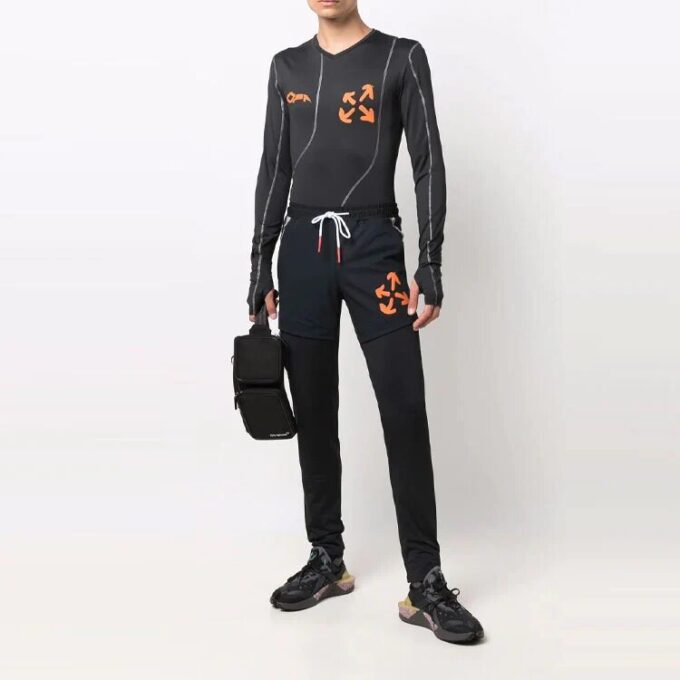 Off-White Herre FW21 Sportbukser/Joggebukser med Arrows-mønster, Slim Fit, Svart