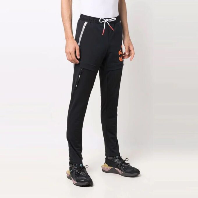 Off-White Herre FW21 Sportbukser/Joggebukser med Arrows-mønster, Slim Fit, Svart