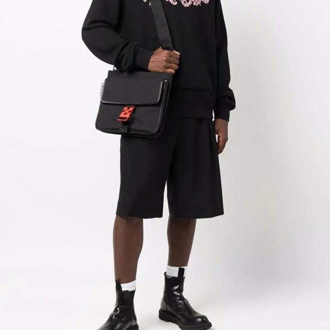 Off-White Herre skulderveske i svart