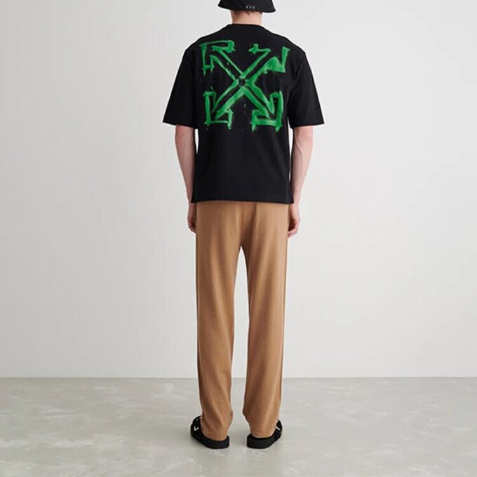 Off-White Herre SS22 Arrow Spray Painting Kortærmet Løs Passform Svart T-skjorte