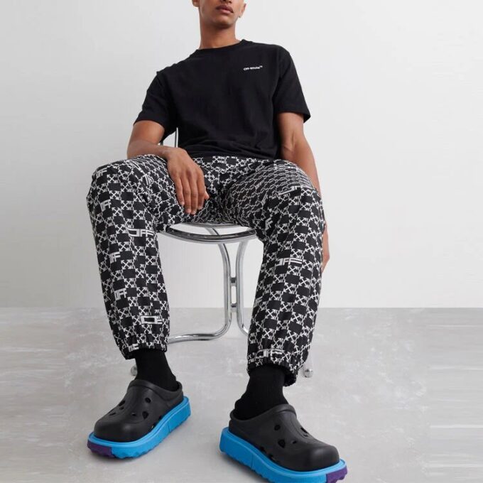 Off-White Herre SS22 Heltrykk Pilemønster Alfabet Sportsbukser/Joggebukser Svart
