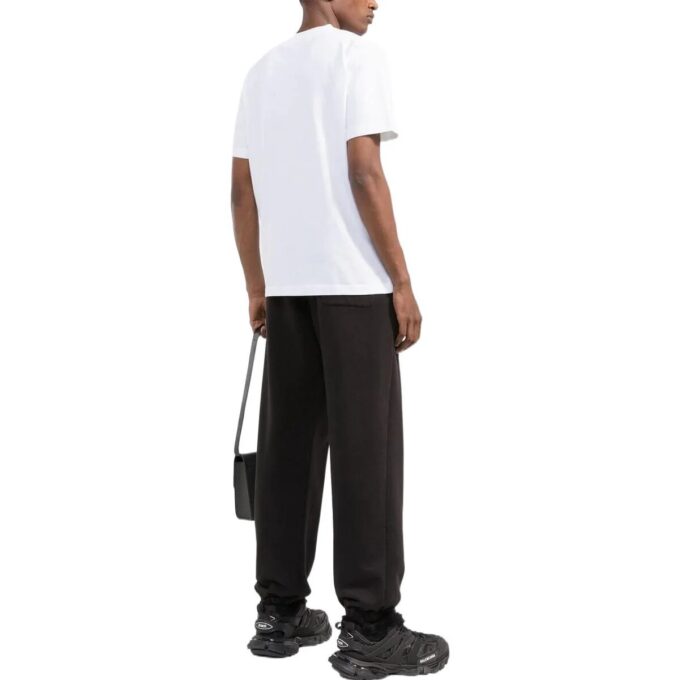Off-White Herre-T-skjorte med bryststripe, lomme, rund hals og korte shorts