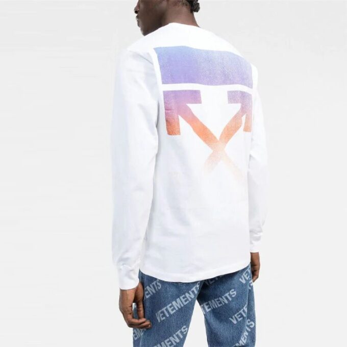 Off-White Herre-T-skjorte med logo og pilemønster, langermet, hvit