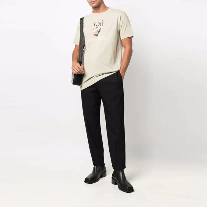Off-White Herre-T-skjorte med logo-trykk, rund hals og korte Shorts, lysebrun