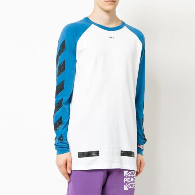 Off-White Herre-T-skjorte med raglanermer, fargeblokker og pilemønster