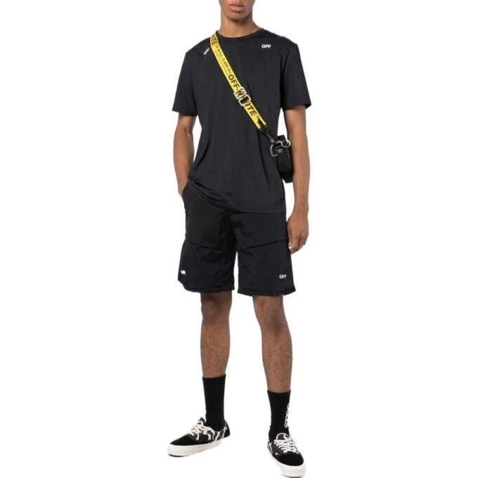 Off-White Herre T-skjorte med trykt pilemønster, rund hals og korte Shorts, svart