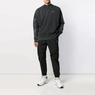 Off-White Herreklassisk stripet logo-trykkgenser Svart