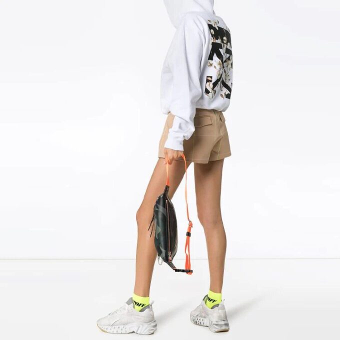 Off-White hvit T-skjorte med løst snitt og alfabet-trykk på ryggen