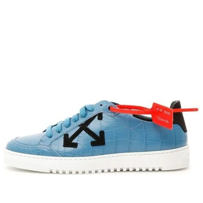 Off-White Krokodillemønstrede skinnsneakers «Blue White»