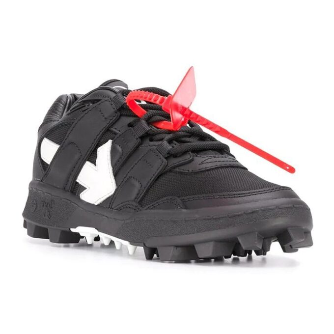 Off-White lave joggesko med Arrows-mønster «Black»