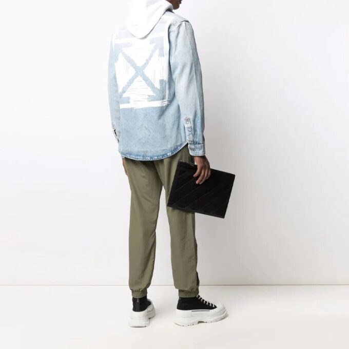 Off-White SS21 blå skjorte med spenne på reverset og lange ermer
