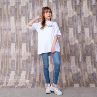 Off-White Tomboy Rainbow Logo-trykk, kort ermet, slim fit, hvit T-skjorte