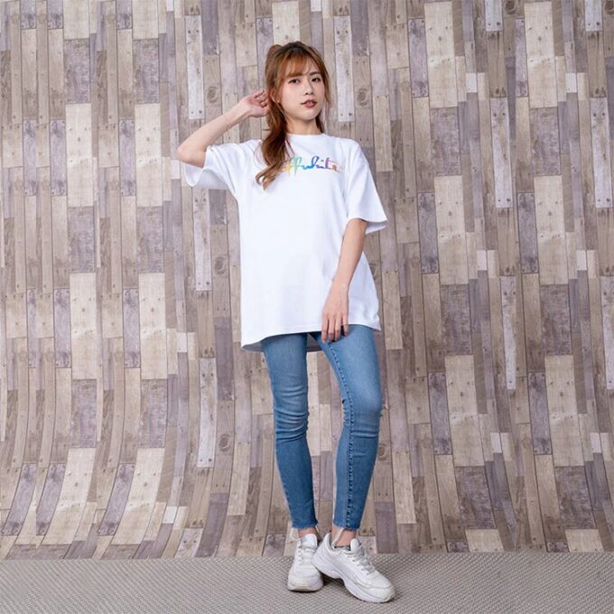 Off-White Tomboy Rainbow Logo-trykk, kort ermet, slim fit, hvit T-skjorte