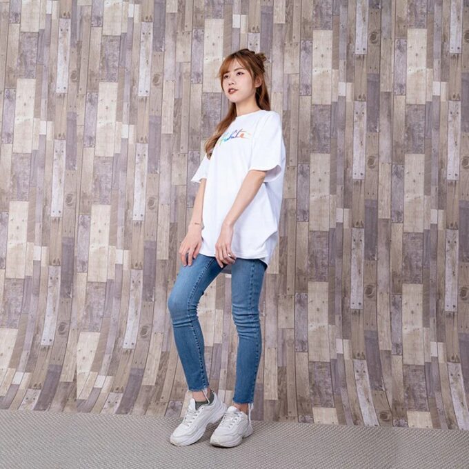 Off-White Tomboy Rainbow Logo-trykk, kort ermet, slim fit, hvit T-skjorte