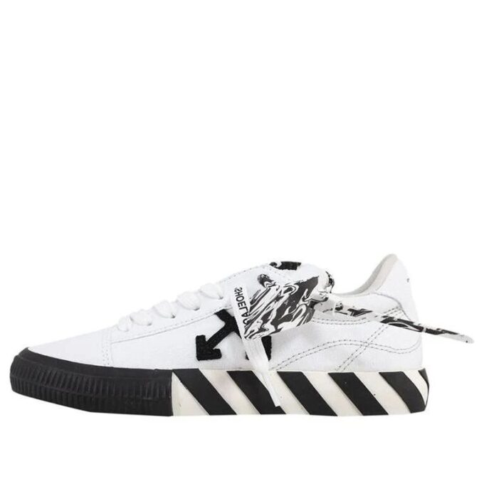Off-White Vulcanized Sneakers svart/hvit