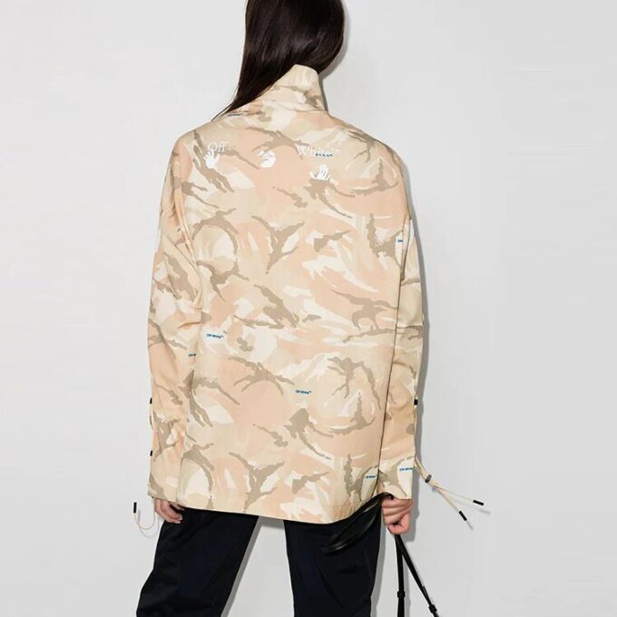 Off-White x Browns 50 Jakke med trykk i samarbeid med merkevaren Camo