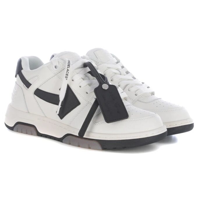 Out Of Office Arrow lavt sneaker «Svart Hvit»