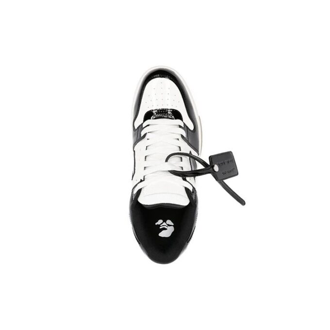 Out Of Office lavtående lakksneaker «Black White»