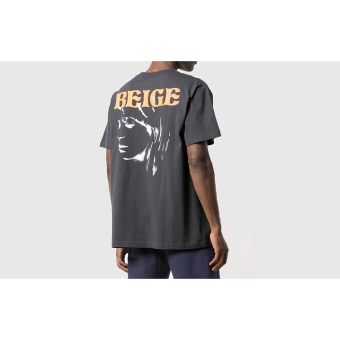 Portrait S/S OVER TEE med trykkmønster, kort ermet, løs passform, svart T-skjorte, unisex