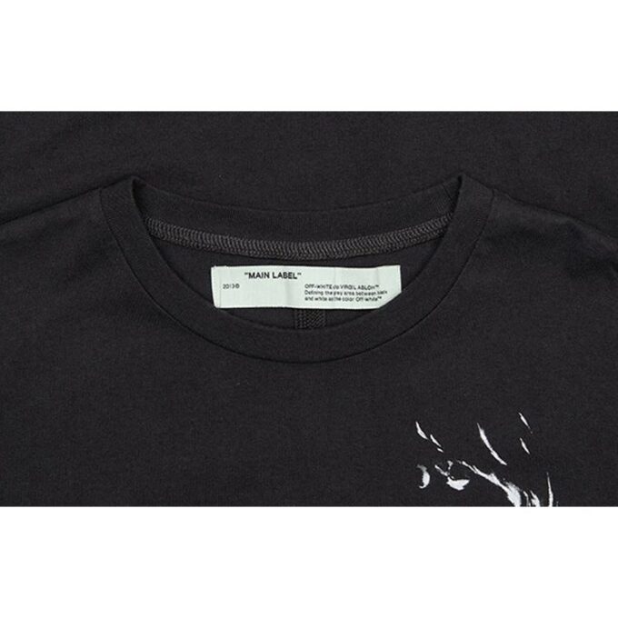 Portrait S/S OVER TEE med trykkmønster, kort ermet, løs passform, svart T-skjorte, unisex