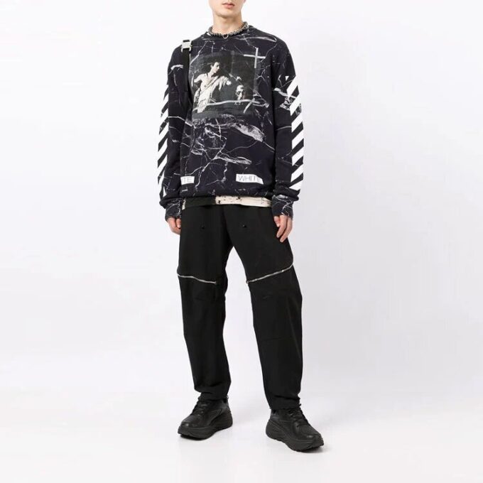 Pullover med marmormønster for menn, svart
