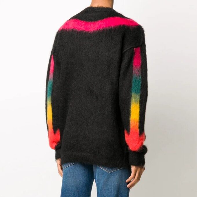Rainbow Gradient Arrow Knit Svart