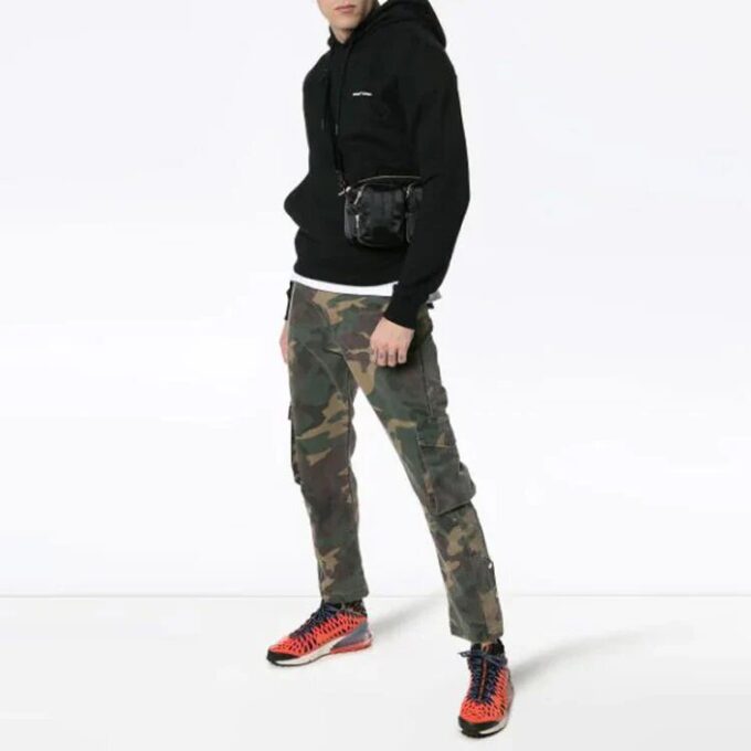 SS19 Logo Slim Hoodie «Svart»
