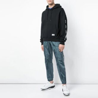 SS19 Trykt hettefleece for menn, svart