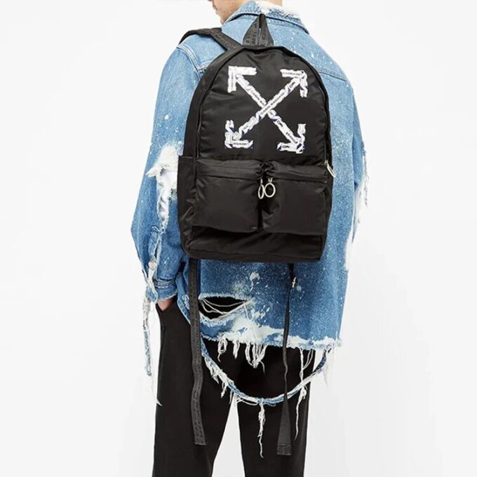 SS20 Airport Tape Svart ryggsekk Arrow Print Ryggsekk Svart
