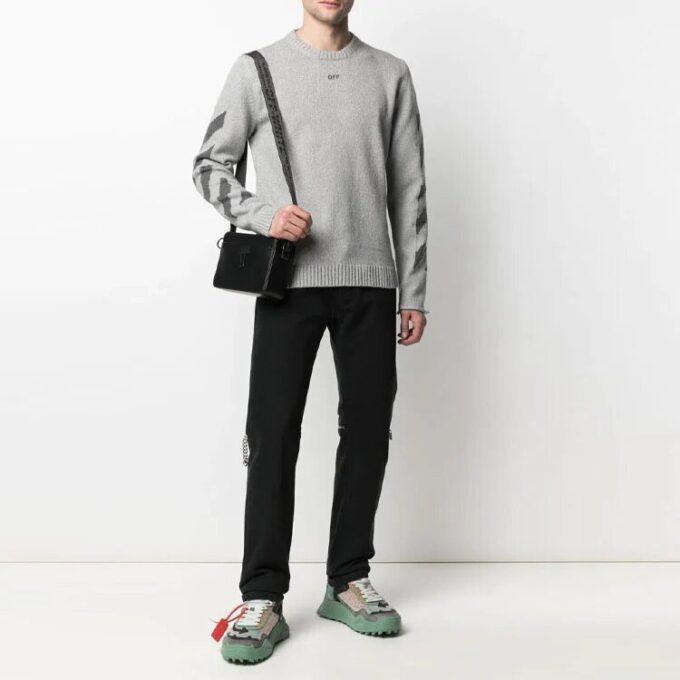 SS21 Arrows Stripe Knit-versjon Grå